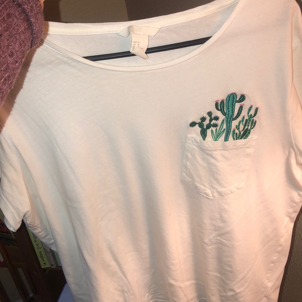 white h & m tee